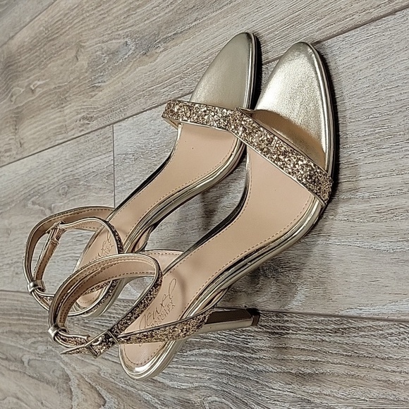 Jewel Badgley Mischka Shoes - Jewel Badgley Mischka Size 8 Gold Ojai Sandal